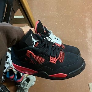 Jordan 4 red thunder